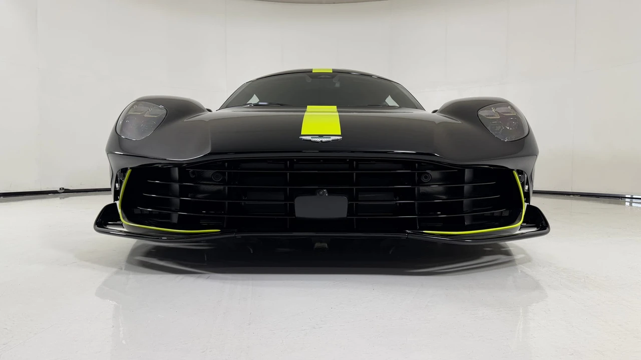 2026 Aston Martin Valhalla - Image 24 of 31