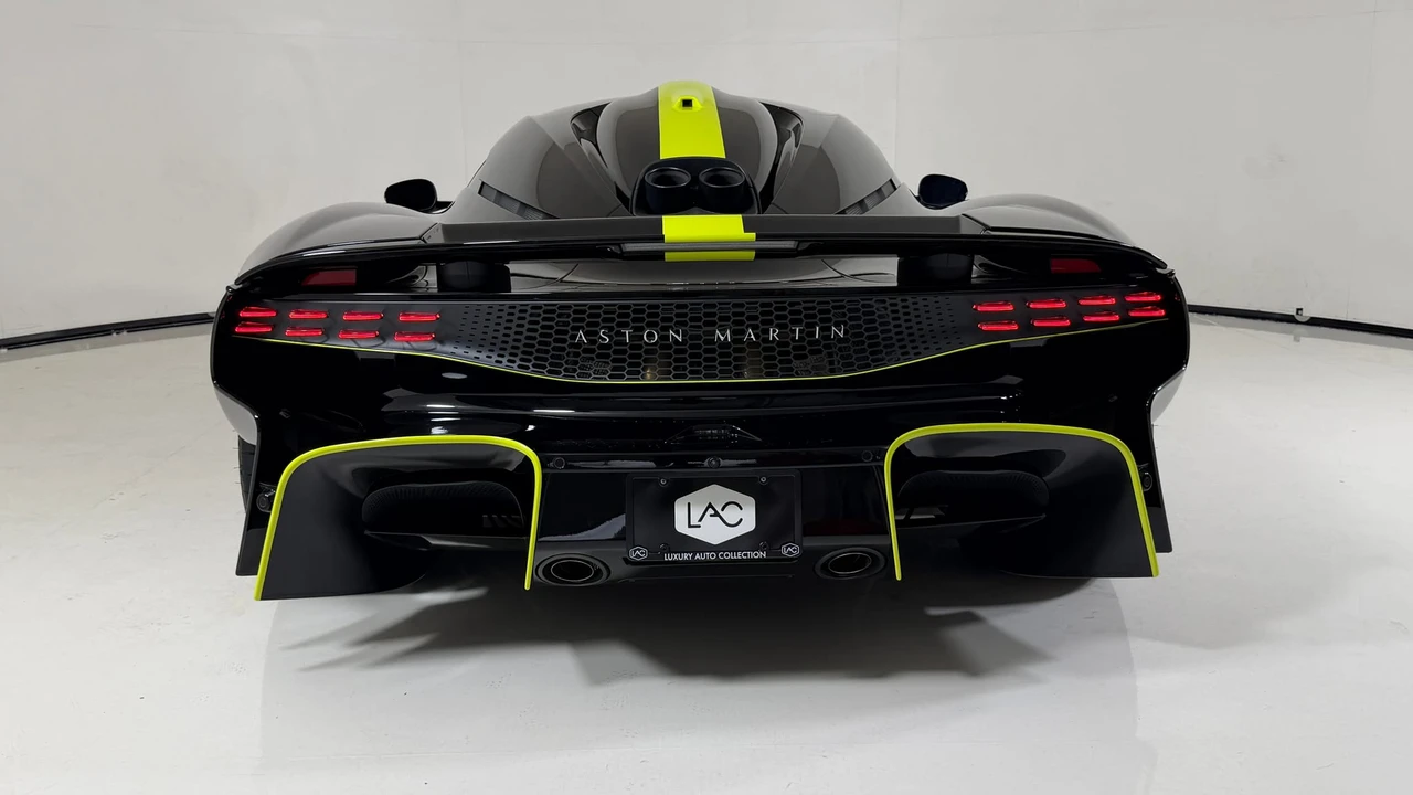 2026 Aston Martin Valhalla - Image 29 of 31