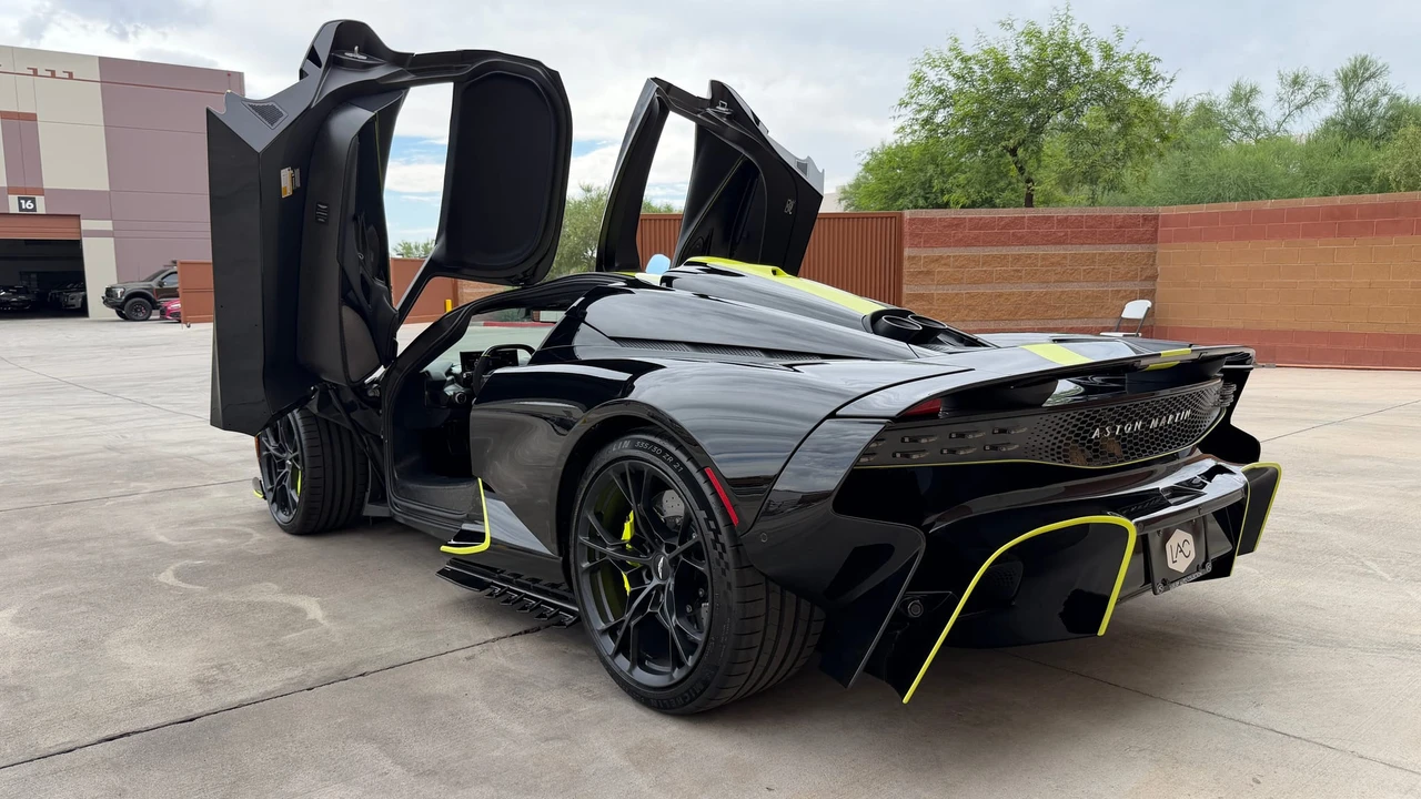 2026 Aston Martin Valhalla - Image 10 of 31
