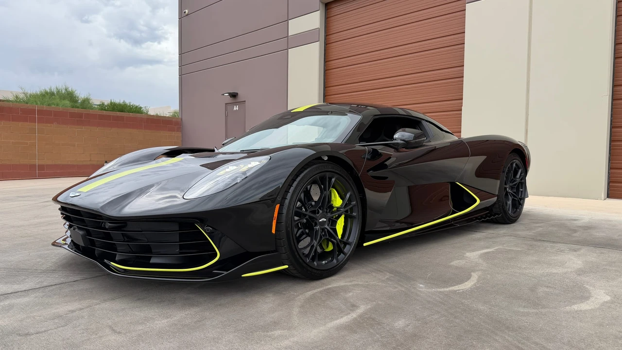 2026 Aston Martin Valhalla - Image 6 of 31