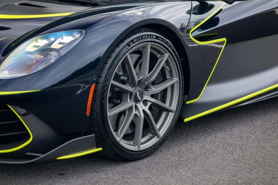 2026 Aston Martin Valhalla - Image 27 of 31