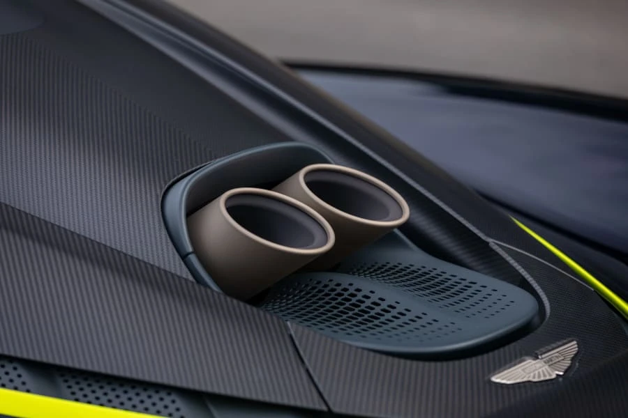 2026 Aston Martin Valhalla - Image 18 of 31