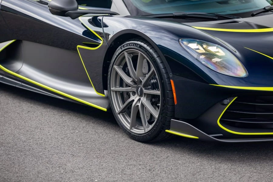 2026 Aston Martin Valhalla - Image 21 of 31
