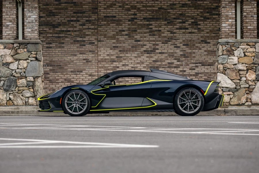 2026 Aston Martin Valhalla - Image 2 of 31