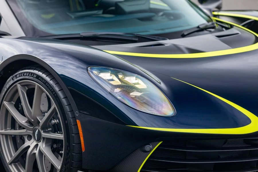 2026 Aston Martin Valhalla - Image 29 of 31