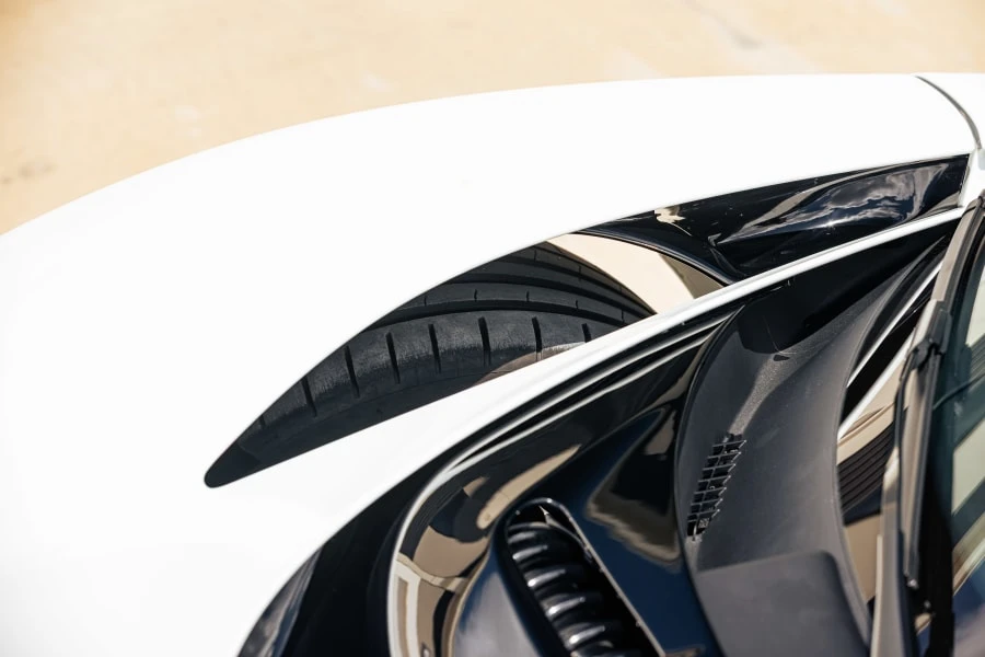 2026 Aston Martin Valhalla - Image 19 of 31