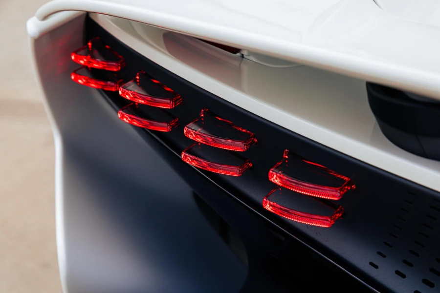 2026 Aston Martin Valhalla - Image 23 of 31