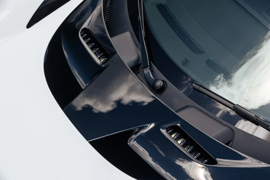2026 Aston Martin Valhalla - Image 24 of 31