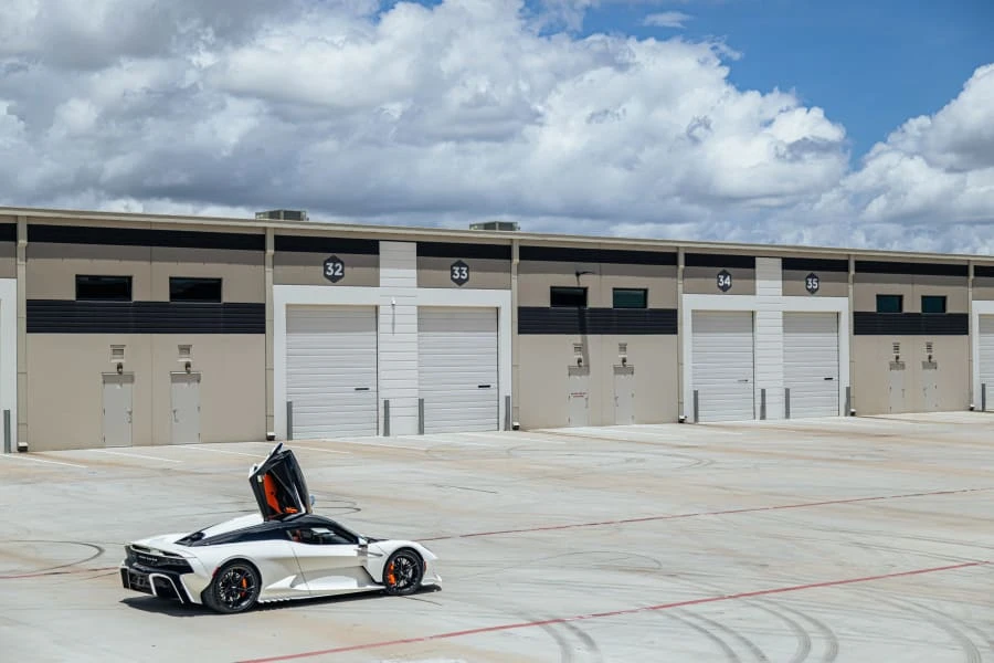 2026 Aston Martin Valhalla - Image 31 of 31