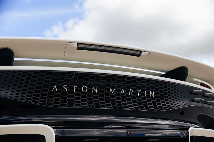 2026 Aston Martin Valhalla - Image 14 of 31
