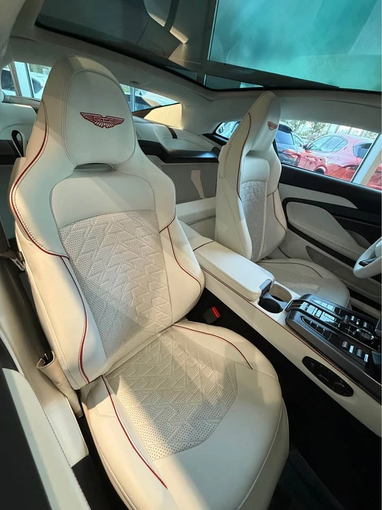 2026 Aston Martin Vanquish 3rd Gen - Image 17 of 21