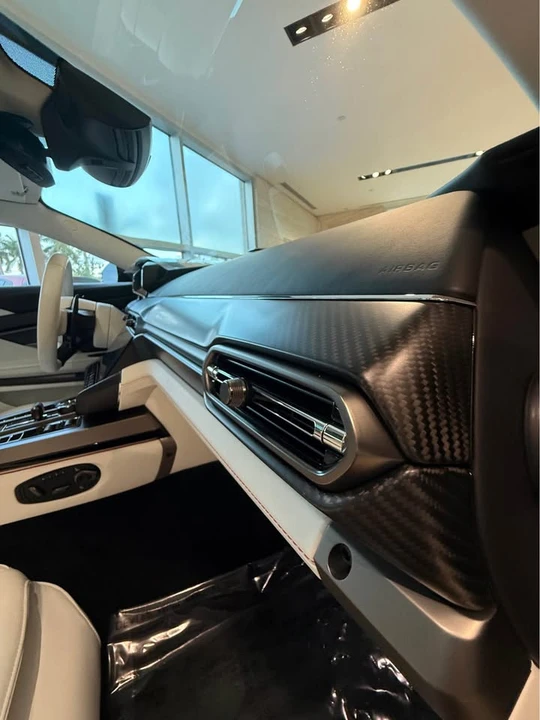 2026 Aston Martin Vanquish 3rd Gen - Image 12 of 21