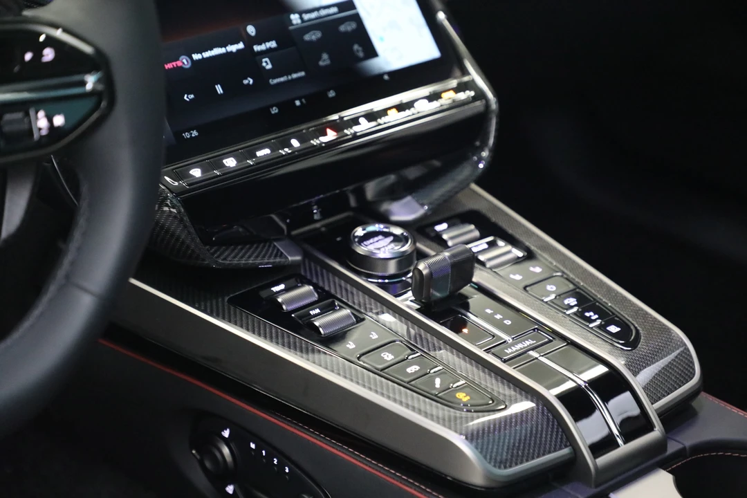2026 Aston Martin Vanquish 3rd Gen - Image 24 of 29