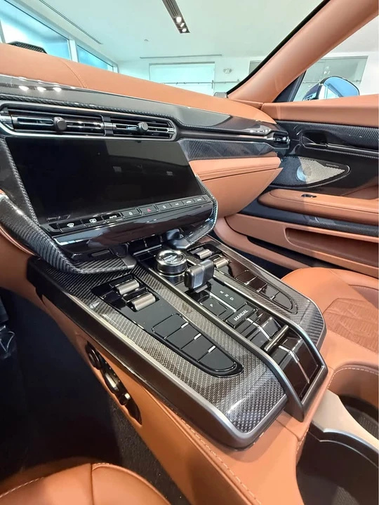 2026 Aston Martin Vanquish 3rd Gen - Image 13 of 20