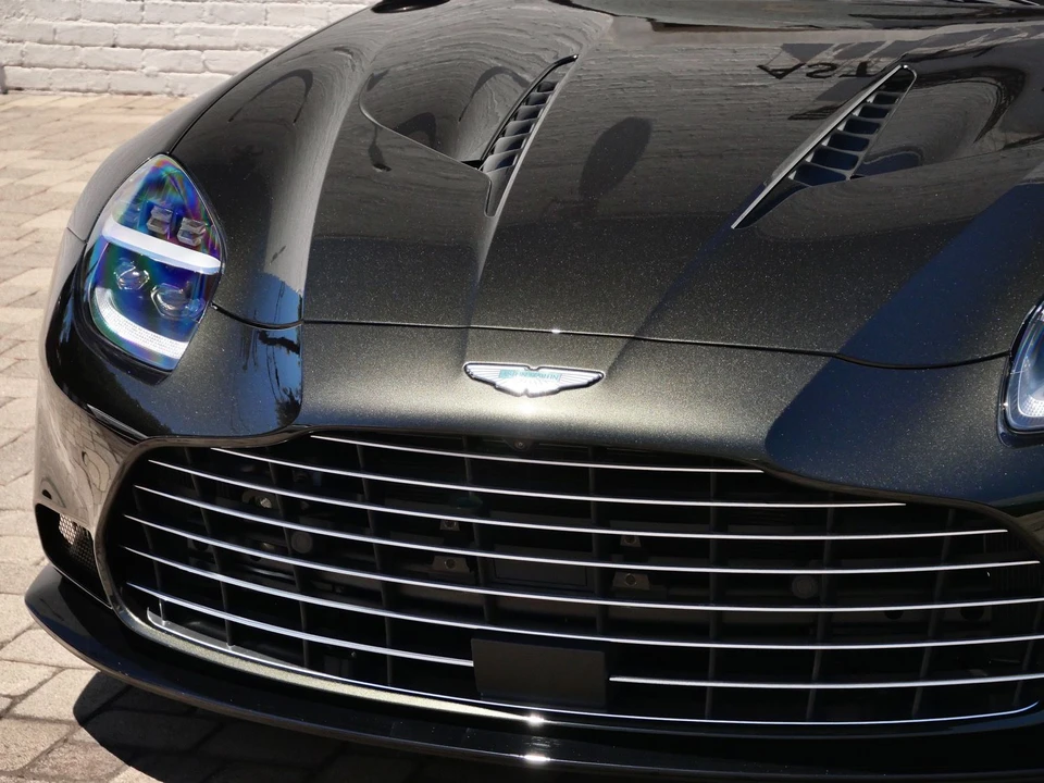 2026 Aston Martin Vanquish 3rd Gen - Image 16 of 31