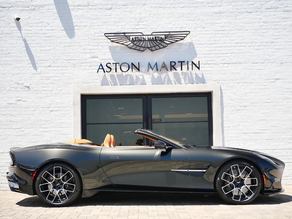 2026 Aston Martin Vanquish 3rd Gen - Image 18 of 31