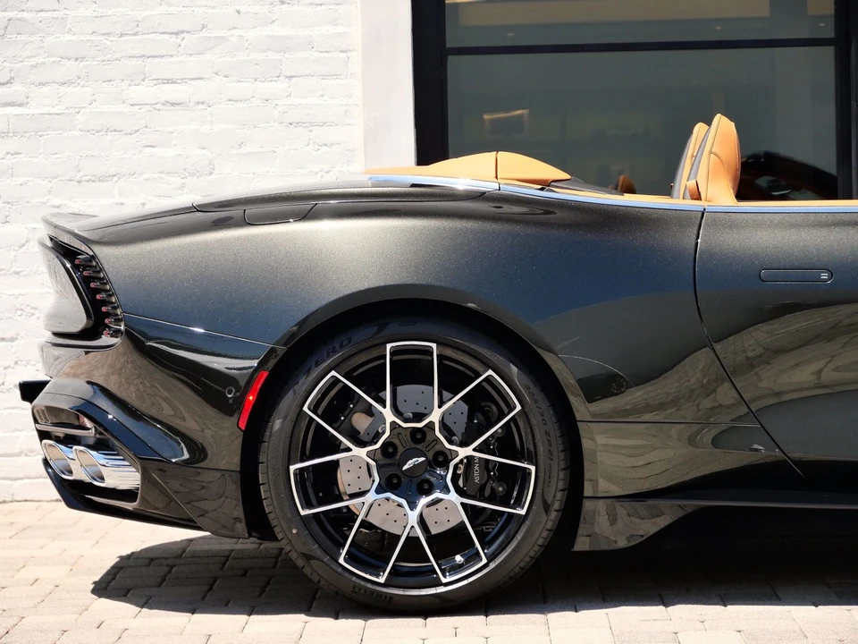 2026 Aston Martin Vanquish 3rd Gen - Image 19 of 31