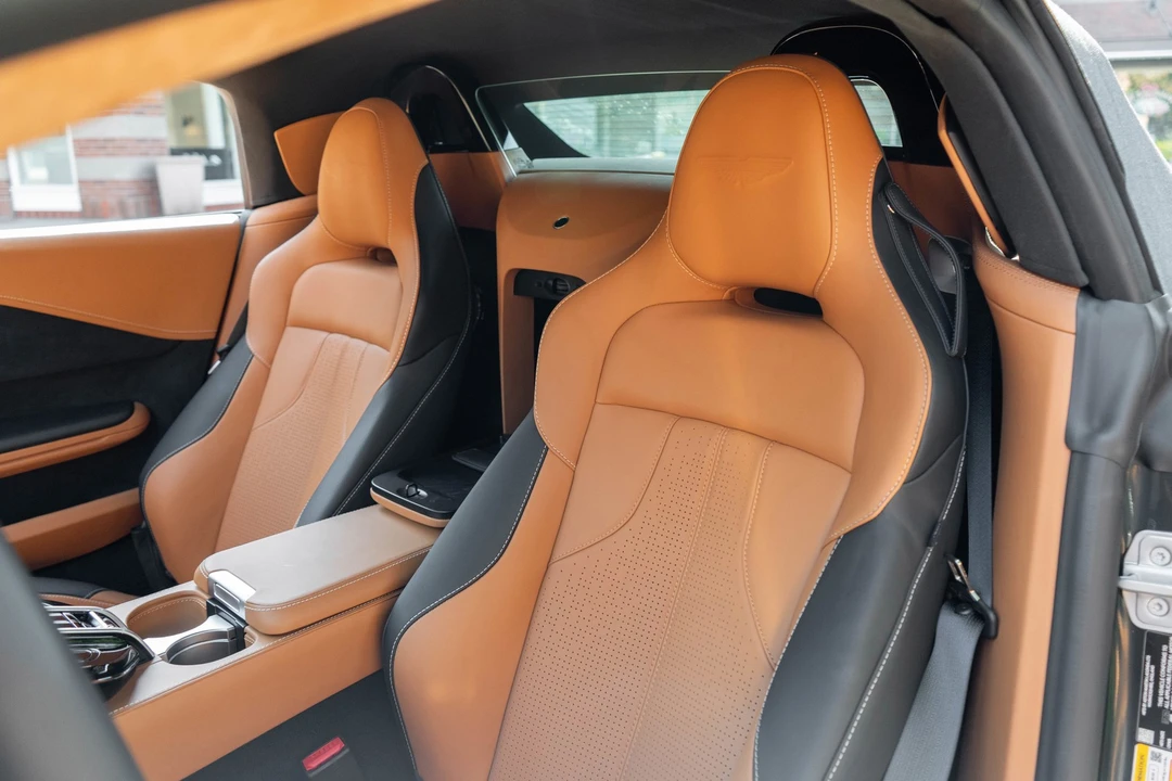 2026 Aston Martin V8 Vantage (2019+) - Image 9 of 21
