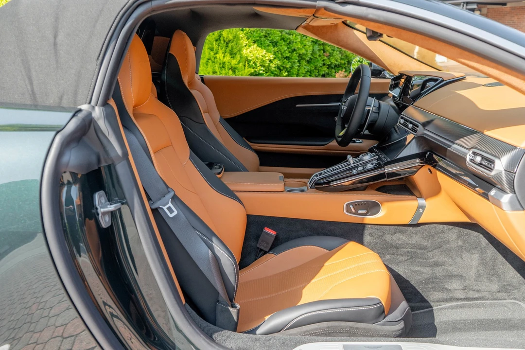 2026 Aston Martin V8 Vantage (2019+) - Image 21 of 21