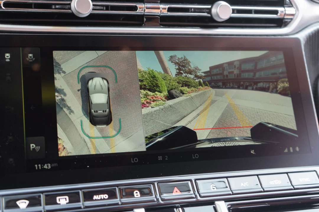 2026 Aston Martin V8 Vantage (2019+) - Image 16 of 21