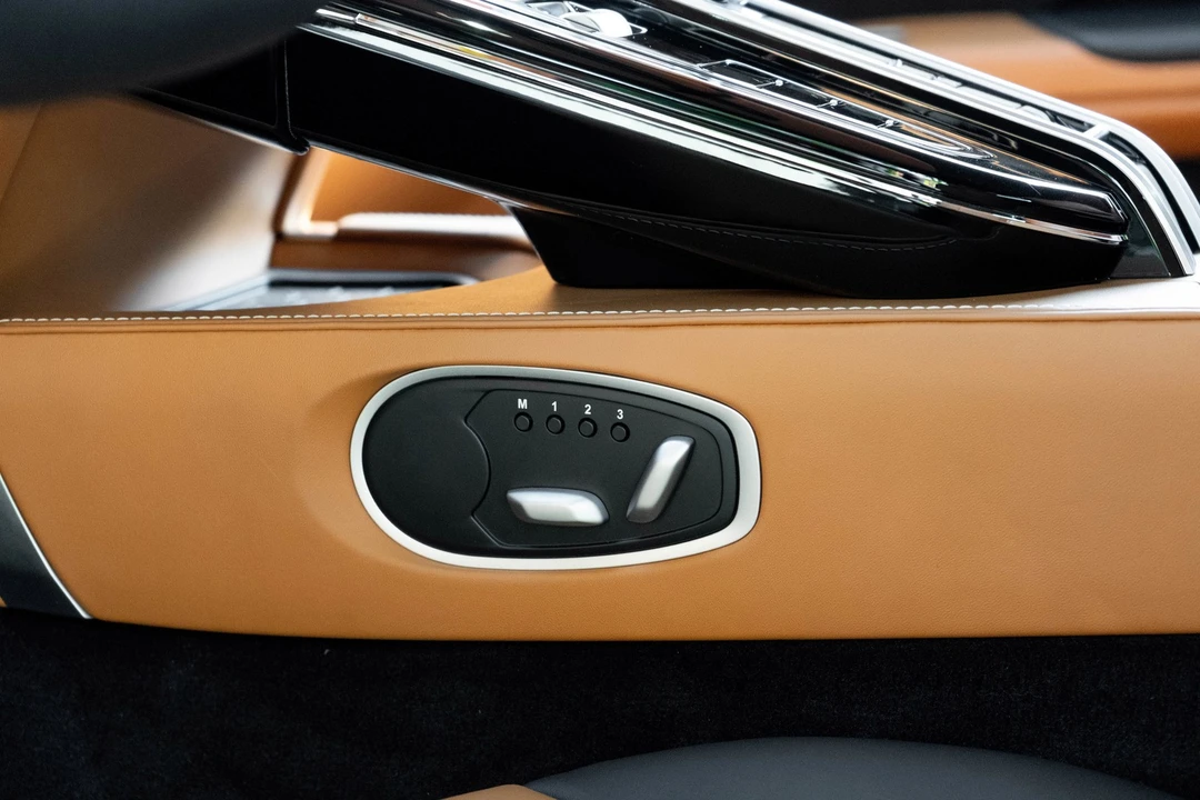 2026 Aston Martin V8 Vantage (2019+) - Image 20 of 21