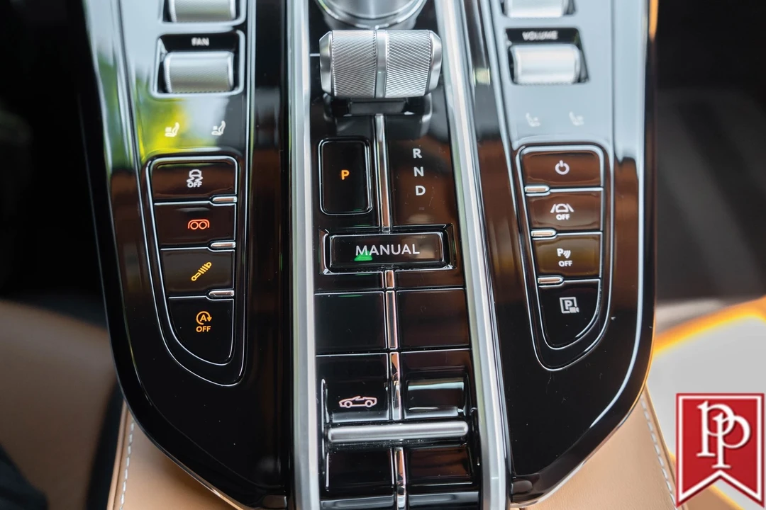 2026 Aston Martin V8 Vantage (2019+) - Image 19 of 21