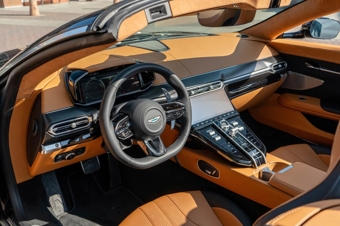 2026 Aston Martin V8 Vantage (2019+) - Image 2 of 21