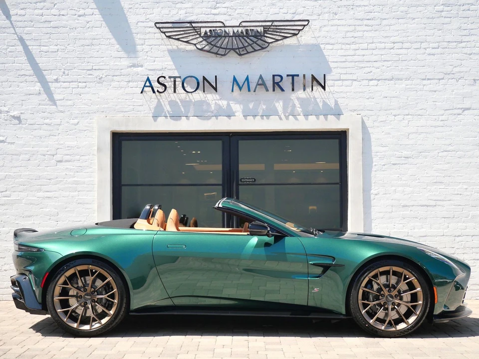2026 Aston Martin Vantage - Image 17 of 27