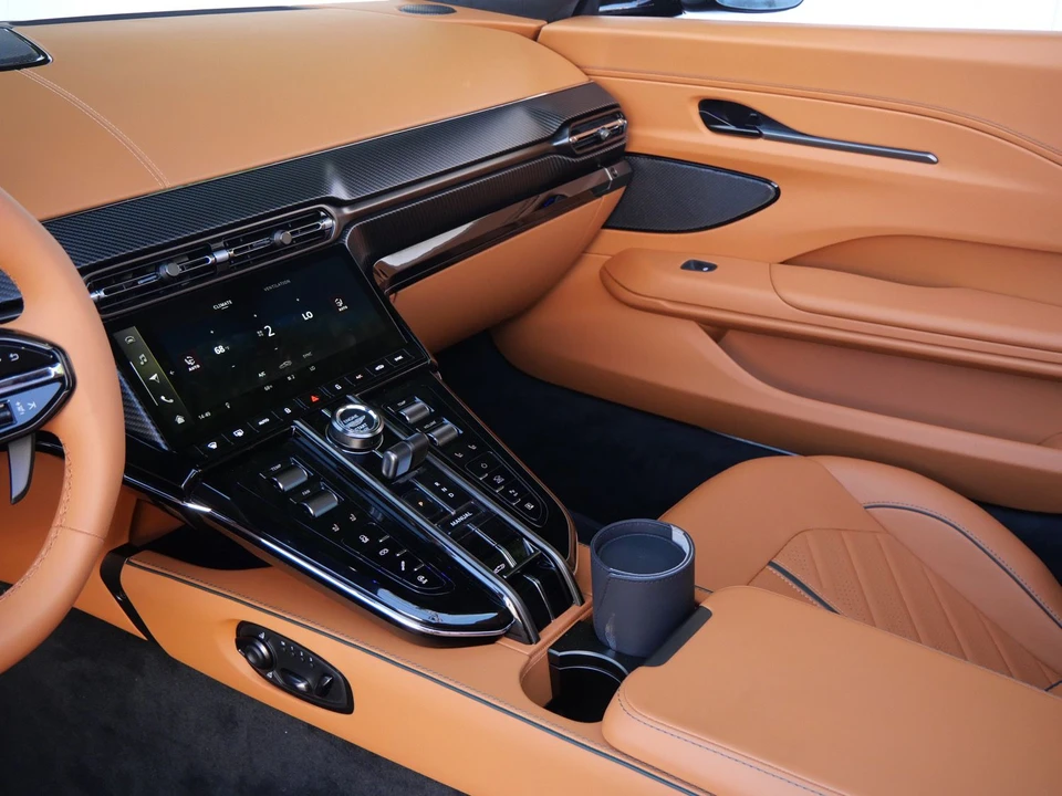 2026 Aston Martin Vantage - Image 10 of 27
