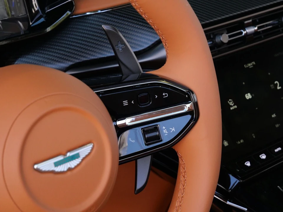 2026 Aston Martin Vantage - Image 21 of 27