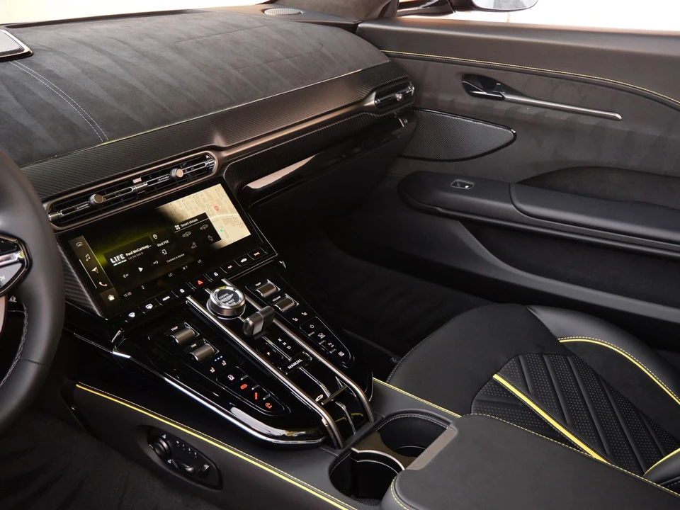 2026 Aston Martin Vantage - Image 10 of 28