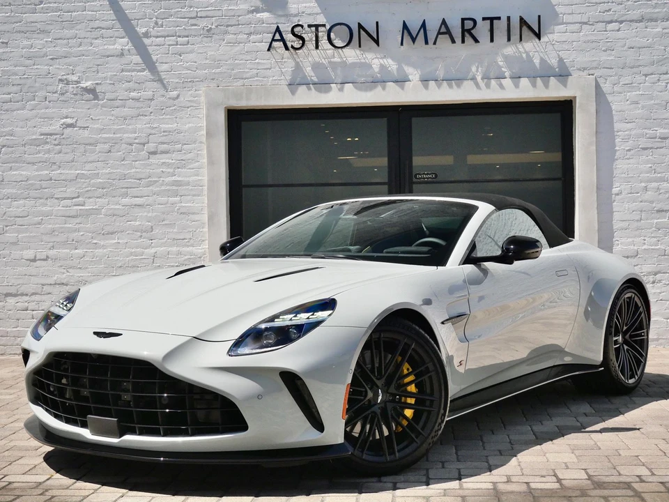 2026 Aston Martin Vantage - Image 14 of 28