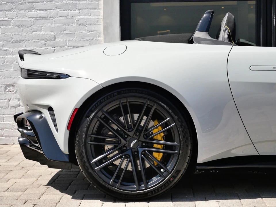 2026 Aston Martin Vantage - Image 18 of 28