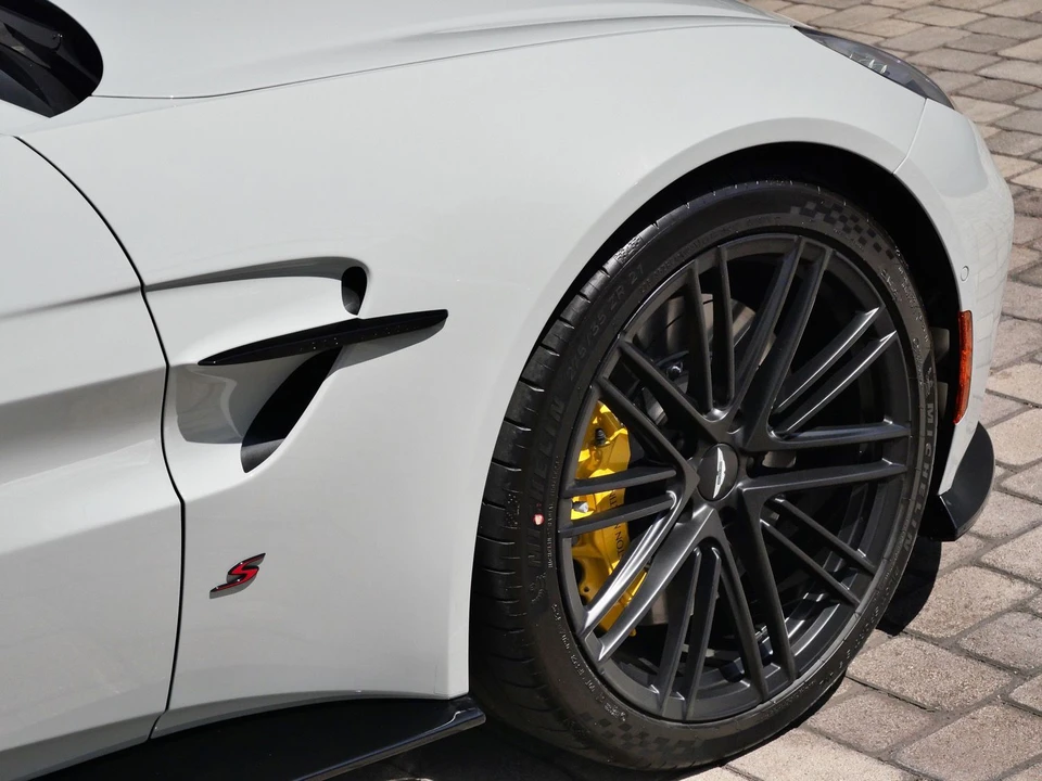 2026 Aston Martin Vantage - Image 9 of 28