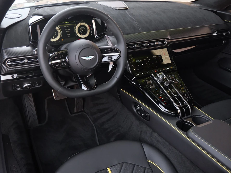 2026 Aston Martin Vantage - Image 3 of 28