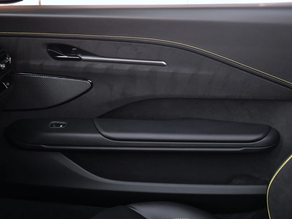 2026 Aston Martin Vantage - Image 22 of 28