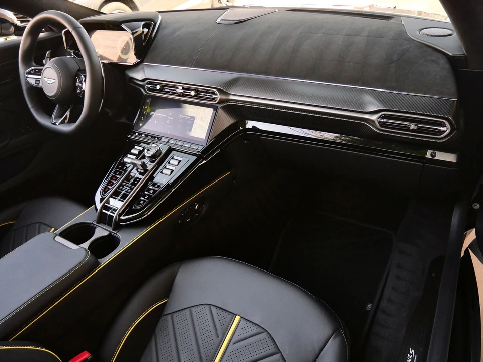 2026 Aston Martin Vantage - Image 26 of 28