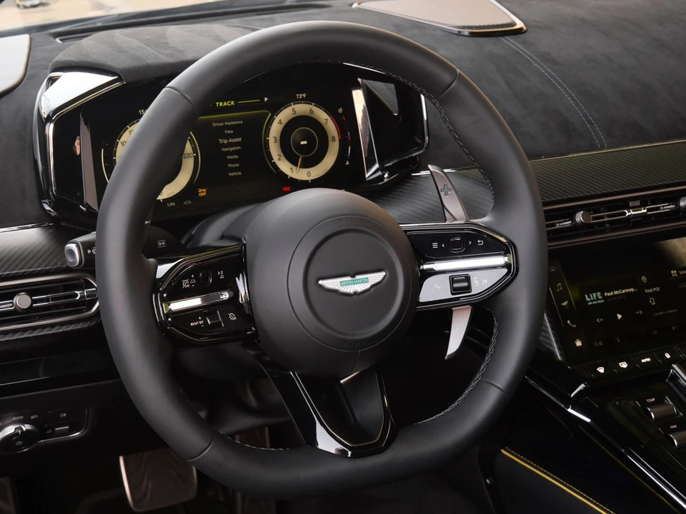 2026 Aston Martin Vantage - Image 11 of 28