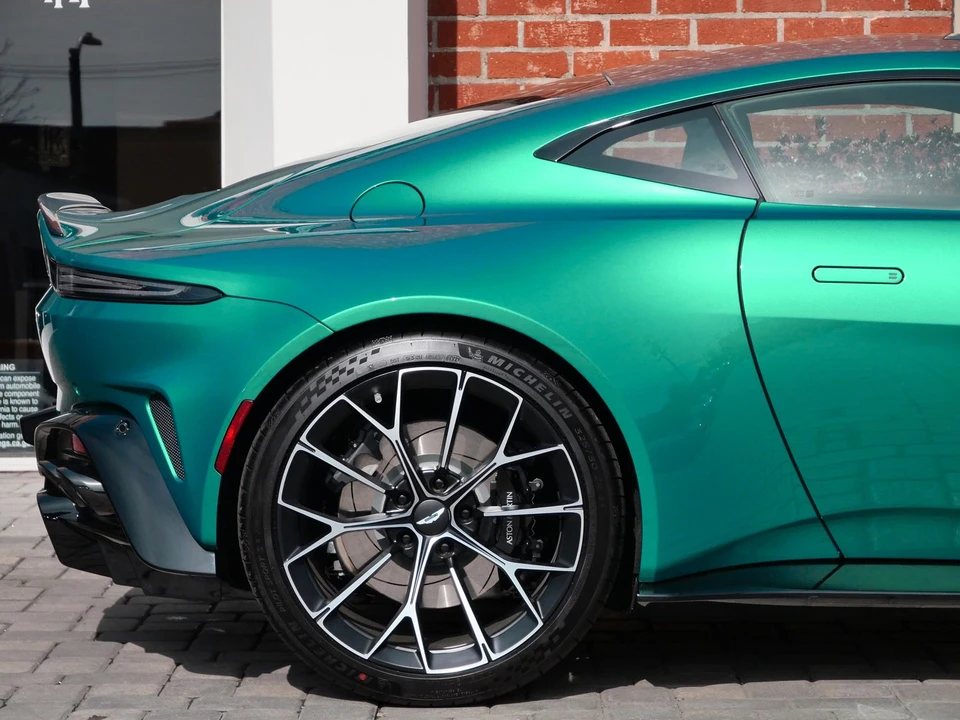 2026 Aston Martin V8 Vantage (2019+) - Image 15 of 25
