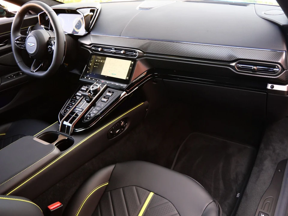 2026 Aston Martin V8 Vantage (2019+) - Image 10 of 25