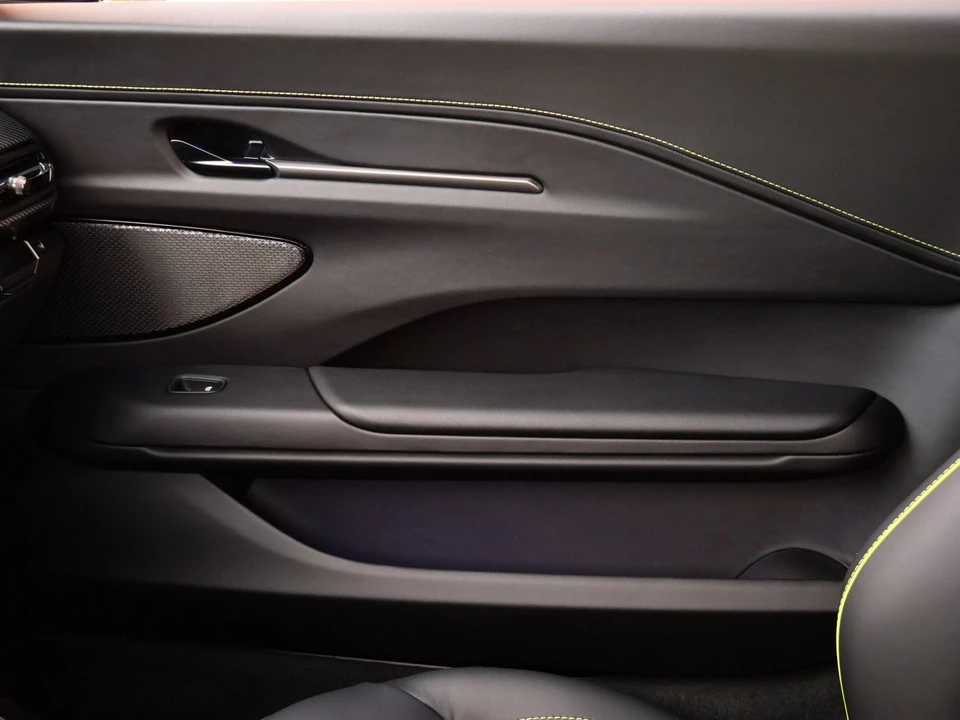 2026 Aston Martin V8 Vantage (2019+) - Image 20 of 25