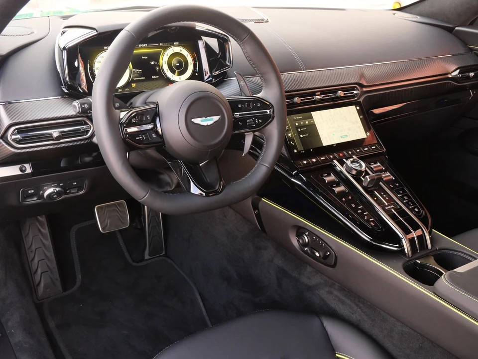 2026 Aston Martin V8 Vantage (2019+) - Image 3 of 25