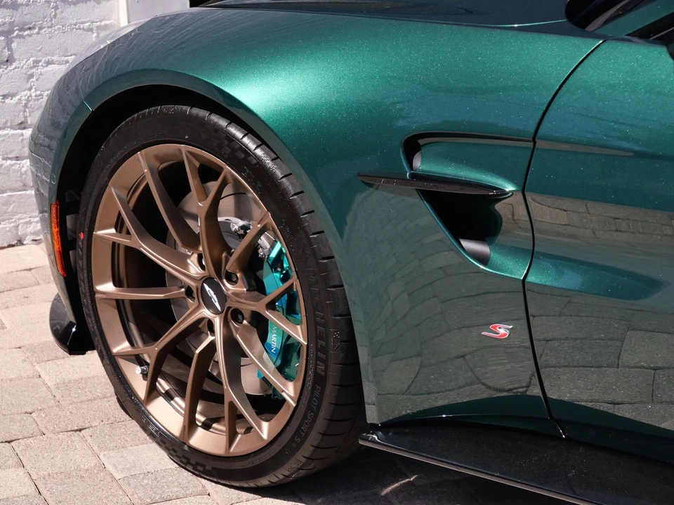 2026 Aston Martin V8 Vantage (2019+) - Image 9 of 27