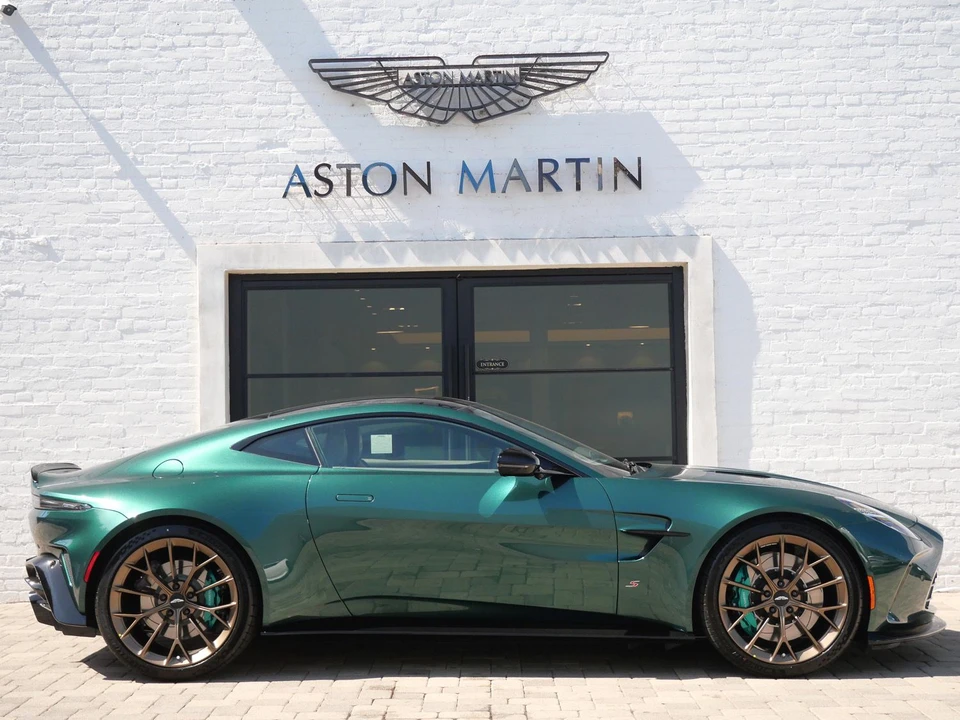 2026 Aston Martin V8 Vantage (2019+) - Image 16 of 27