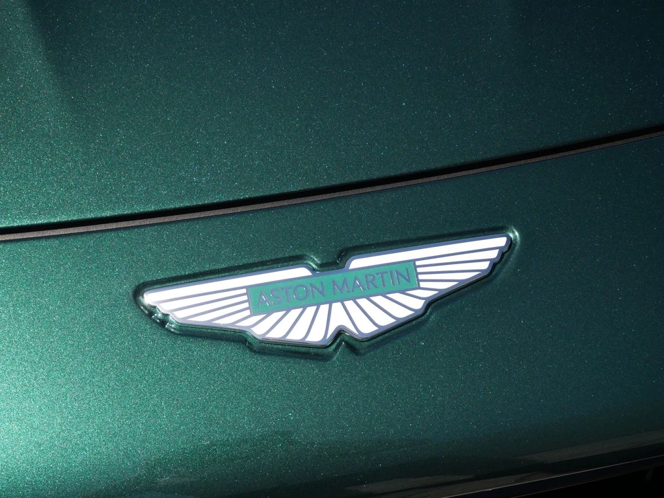 2026 Aston Martin V8 Vantage (2019+) - Image 13 of 27