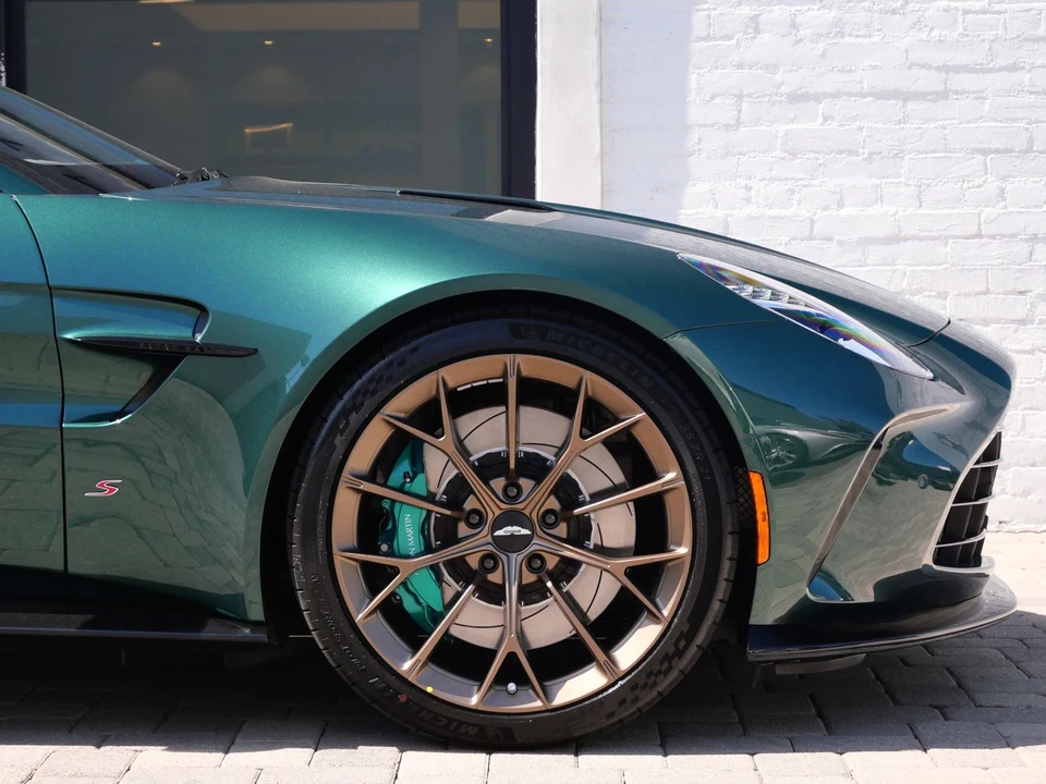 2026 Aston Martin V8 Vantage (2019+) - Image 4 of 27