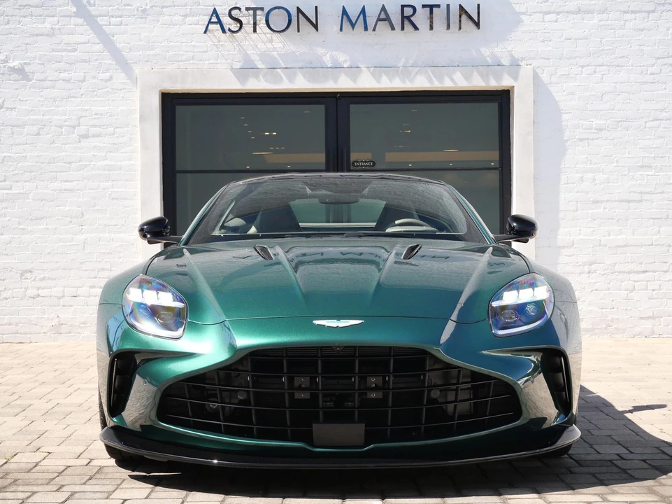 2026 Aston Martin V8 Vantage (2019+) - Image 7 of 27