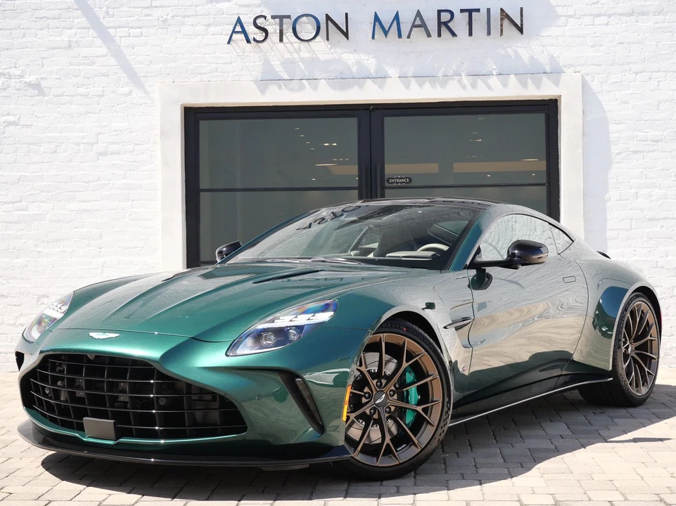 2026 Aston Martin V8 Vantage (2019+) - Image 15 of 27