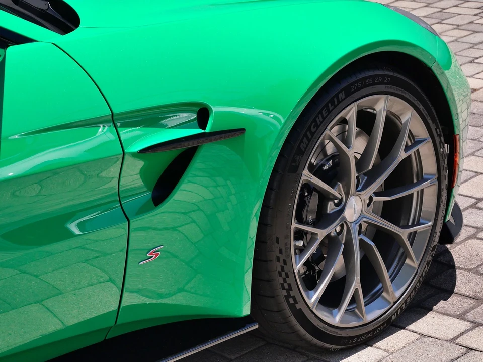 2026 Aston Martin Vantage - Image 10 of 27