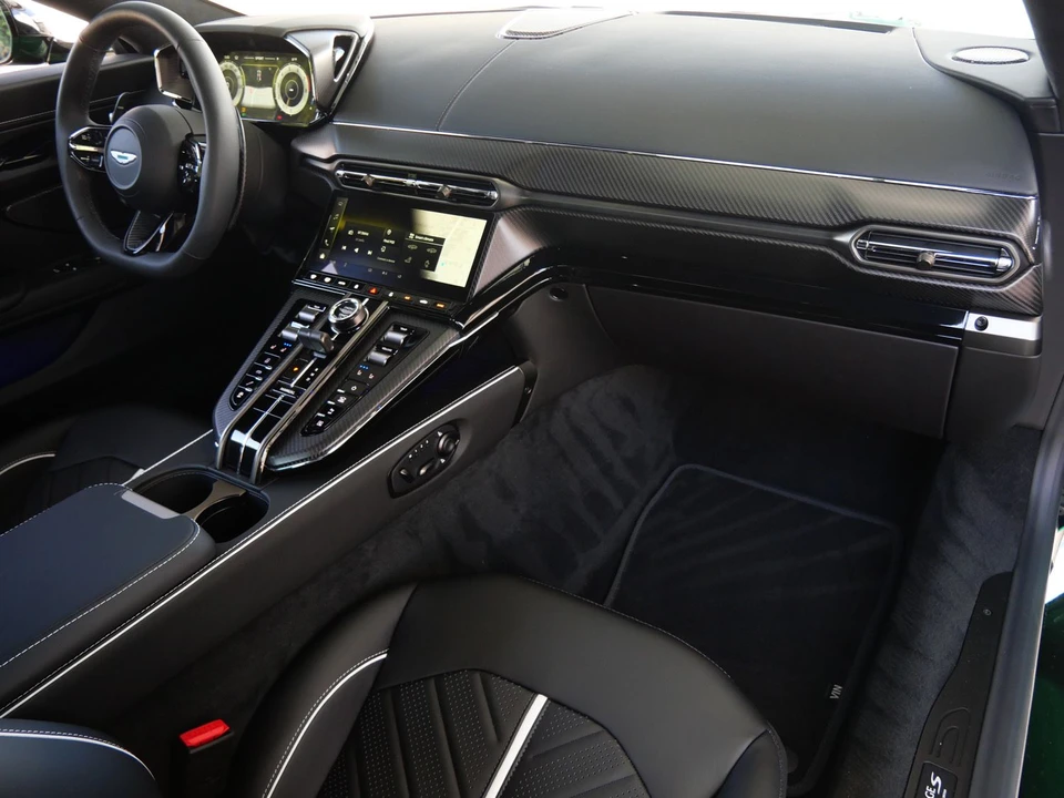 2026 Aston Martin Vantage - Image 25 of 27